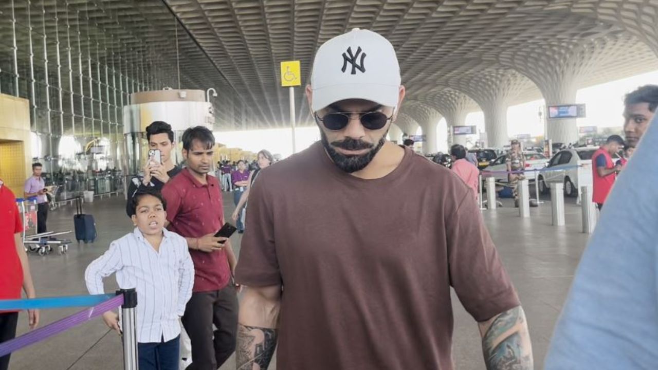 Virat Kohli Spotted at Mumbai Airport, Heads to Hyderabad for IPL Clash