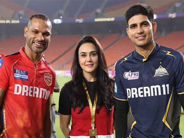 Preity Zinta poses with Shubman Gill, Shikhar Dhawan