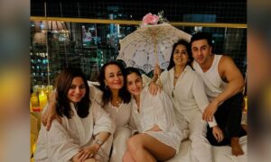 Alia Bhatt and Ranbir Kapoor Host Heartfelt Mother's Day Bash for Neetu Kapoor and Soni Razdan