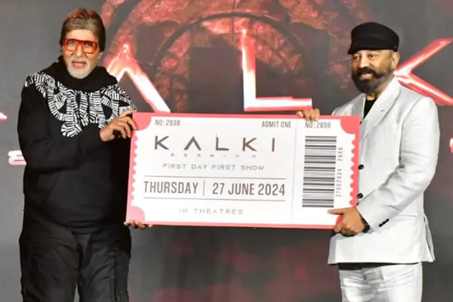 Amitabh Bachchan's Heartfelt Gesture at 'Kalki 2898 AD' Event