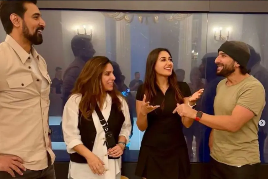 Days after completing the shoot for "Jewel Thief" with Saif Ali Khan and Nikita Dutta, Kunal Kapoor took to Instagram on Tuesday to share a few pictures with his co-stars.