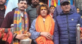 Sonu Nigam Prays at Kedarnath Temple