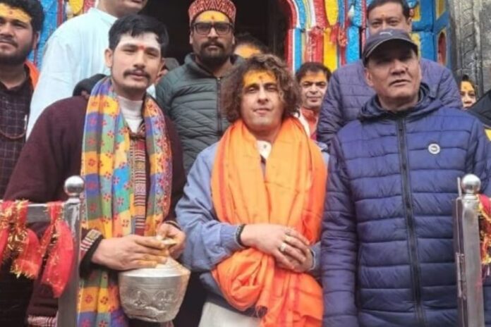 Sonu Nigam Prays at Kedarnath Temple