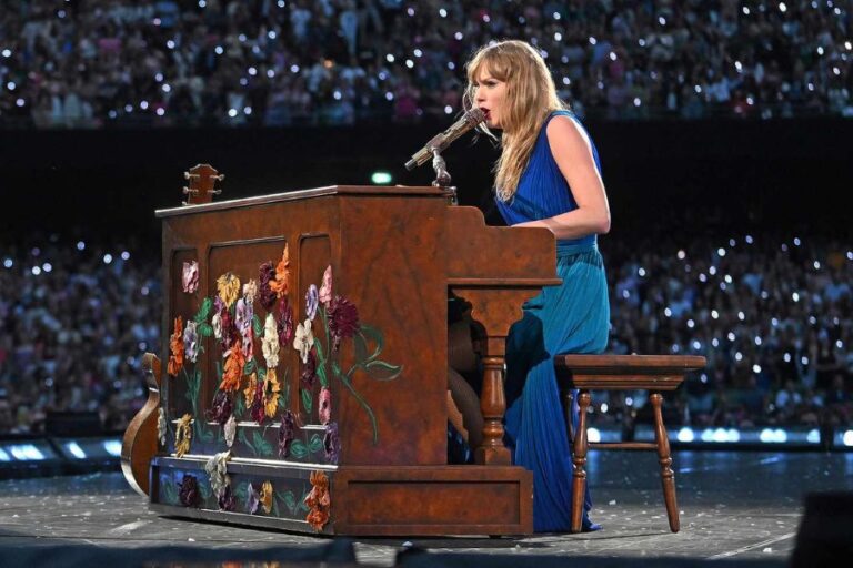 Taylor Swift's Double Mashup Surprise Thrills Dublin Fans