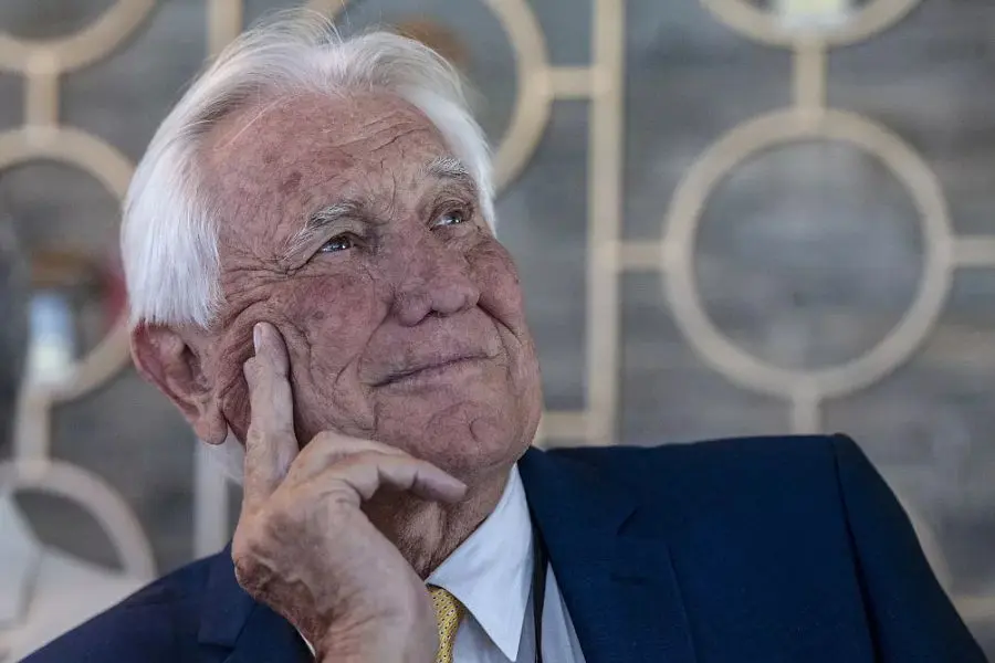 George Lazenby, Former James Bond Actor, Announces Retirement from Acting