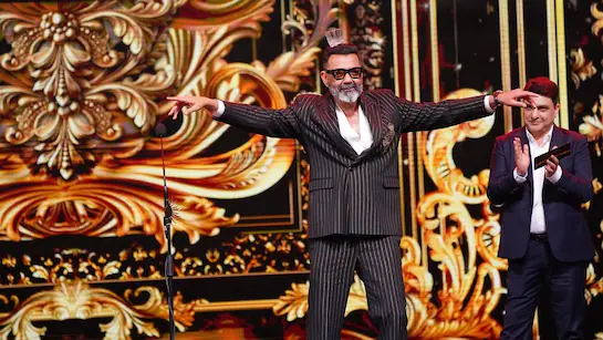 Bobby Deol Grooves at 'Jamal Kudu', Takes Home The Award For 'Performance In A Negative Role' At IIFA