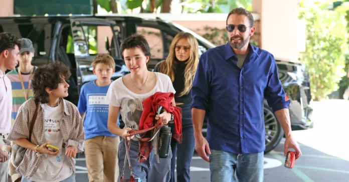 Jennifer Lopez, Ben Affleck Seen Holding Hands, Reunite For Family Outing