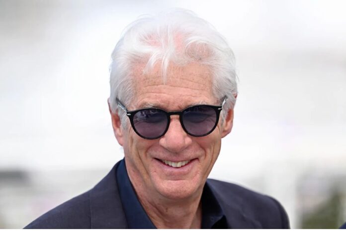 Richard Gere Jokes About 