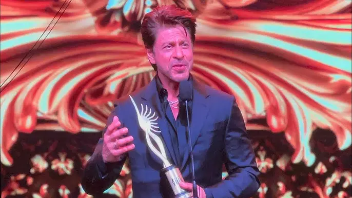 King Khan SRK Wins 'Best Actor' Award For His Powerful Performance In 'Jawan' At IIFA 2024