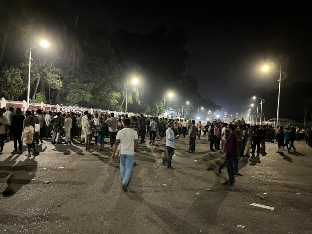 Bangladesh Protesters Storm Presidential Palace, Demand Resignation