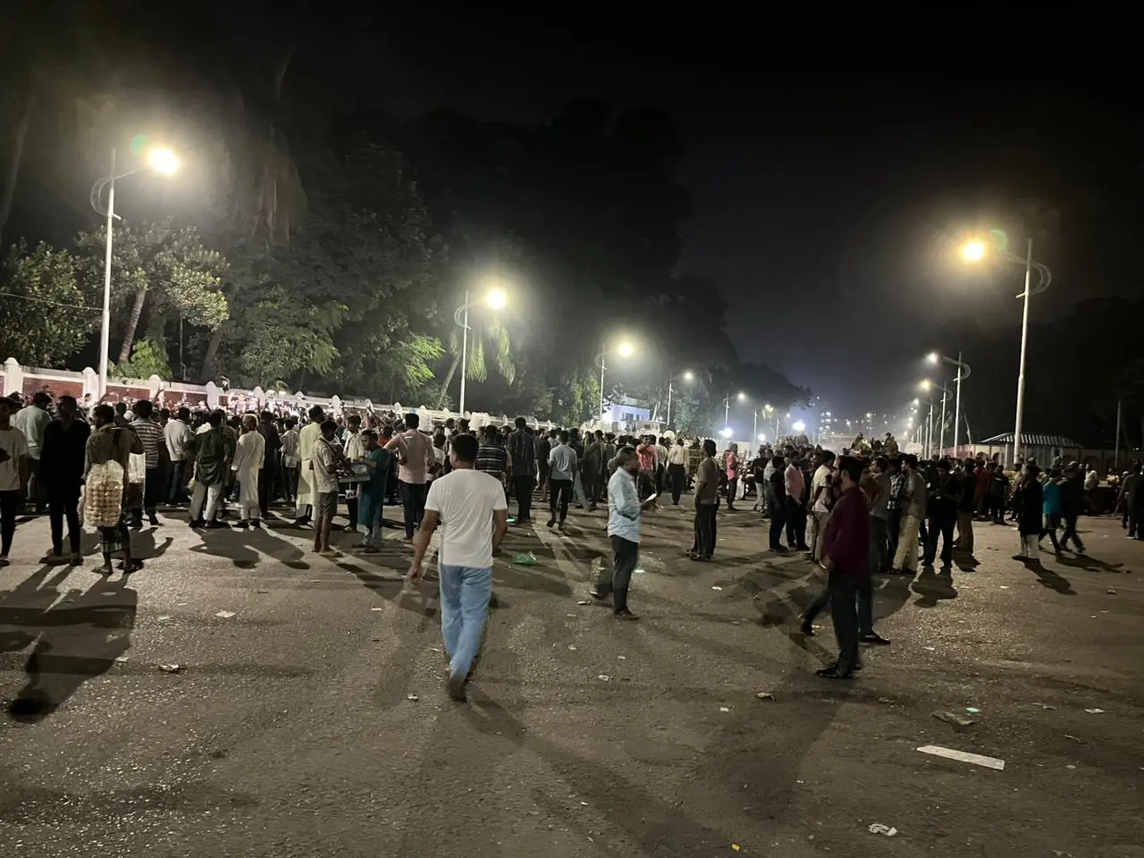 Bangladesh Protesters Storm Presidential Palace, Demand Resignation