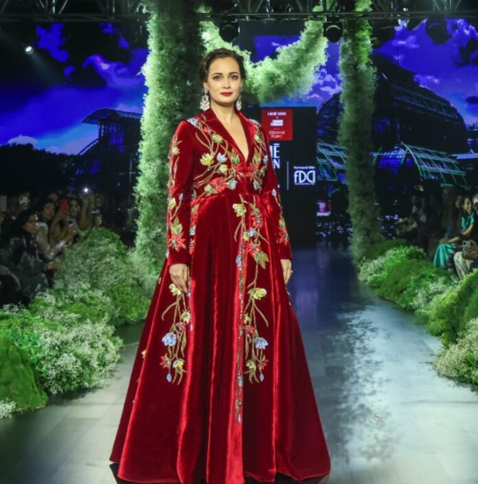 Take A Look At Dia Mirza's Glamorous Walk At Lakme Fashion Week X FDCI Day 4