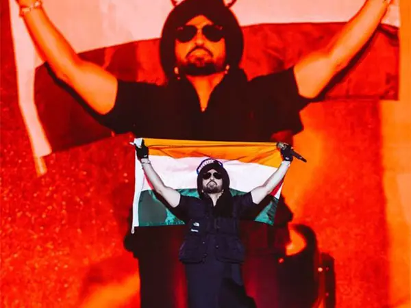 Diljit Dosanjh Proudly Shows Off Indian Flag During Delhi Dil-Luminati Concert