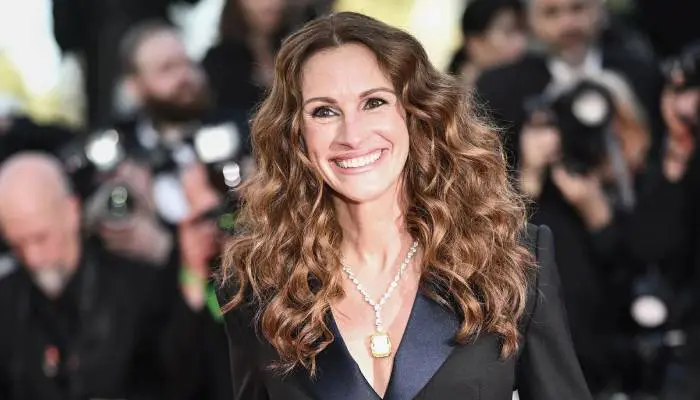 Julia Roberts Set To Receive Prestigious César Award In Paris