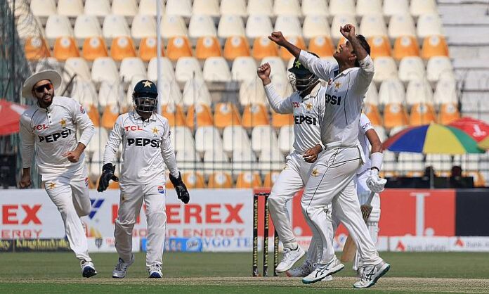 Pakistan Crush England By 152-Runs, Spinners Script History