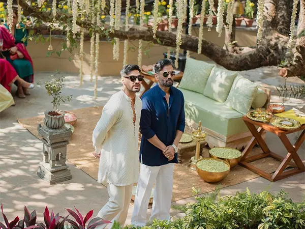 Suniel Shetty Drops 'Like Father Like Son' Picture With Son Ahan Shetty