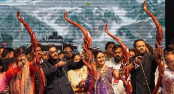 Star Power Delhi’s Lav Kush Ramleela as Ajay, Kareena, & Rohit Shetty Lead Ravana Dahan Ceremony