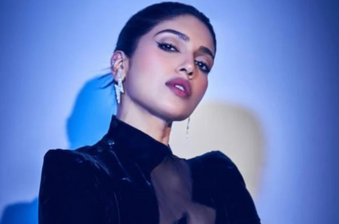 Bhumi Pednekar Graces The Ramp In Black Slit-Cut Dress At Lakme Fashion Week