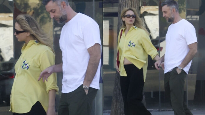 Jennifer Lawrence Flaunts Baby Bump On Lunch Date With Husband Cooke Maroney