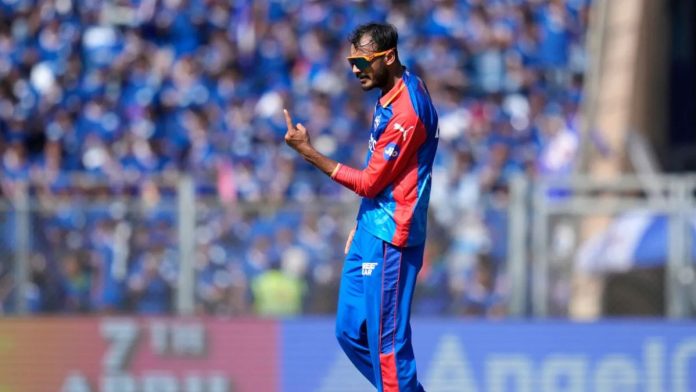 IPL 2025 Auction : Axar Patel Surprises Delhi Capitals Fan Contest Winners