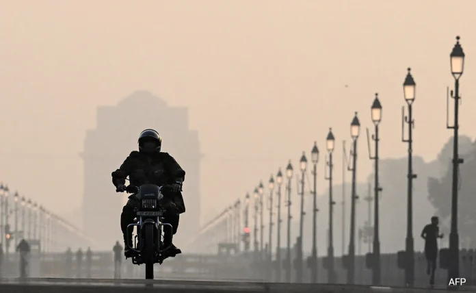 Delhi Records Hottest October in 74 Years as Temperature Hits 35.1°C, Climate Experts Raise Alarms