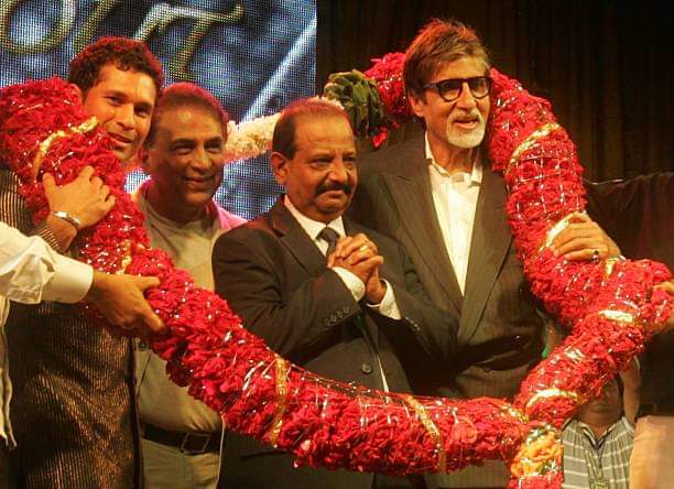 Amitabh Bachchan Shares Nostalgic Moment with Cricket Legends
