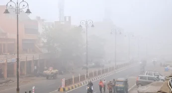 Delhi Experiences A Spell Of Fog And Chill As Winter Deepens In The Capital