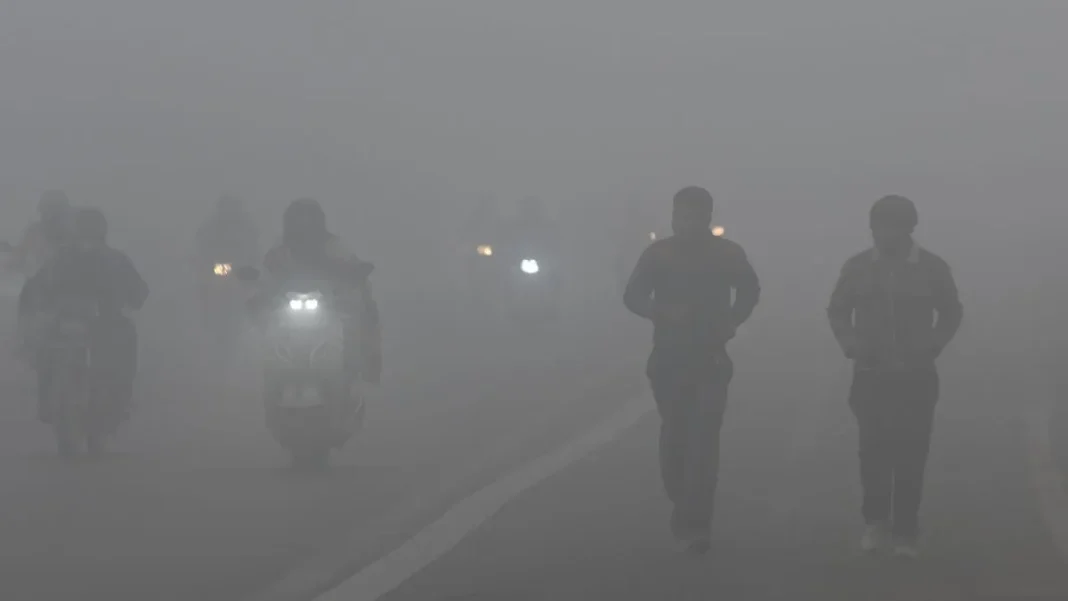 Delhi Freezes As Temperature Dips To 4 Degree Celsius