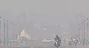 Delhi’s Air Quality Worsens to ‘Severe,’ Fog Limits Visibility as Temperatures Plunge