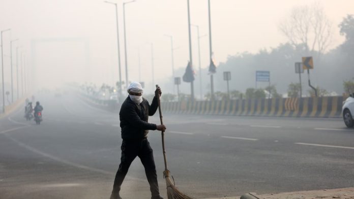 Delhi’s Air Quality Remains ‘Severe’ Amid Fog and Chilling Winter