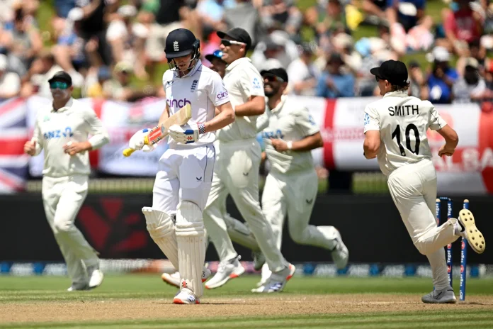 NZ at top during Hamilton Test against England following Santner's all-round show