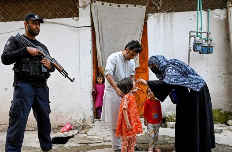 Violence Erupts During Polio Vaccination Drive in Karachi, Six Arrested