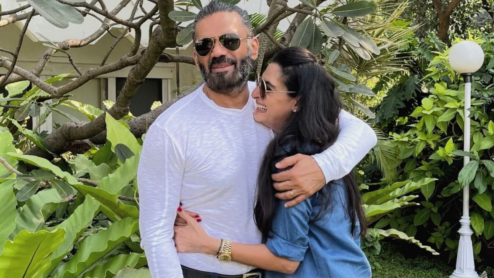 Suniel Shetty Wishes Wedding Anniversary To Mana With A Beautiful Post