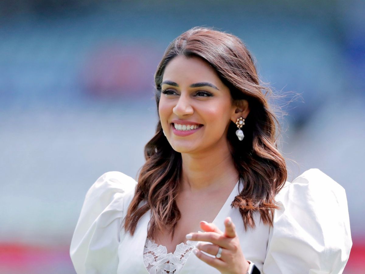 Sanjana Ganesan Defends Virat Kohli After Crowd Booing Incident at MCG