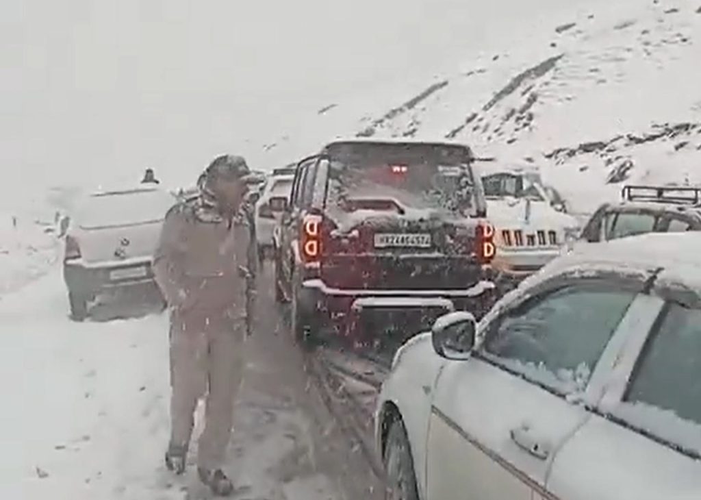 Snowfall at Atal Tunnel