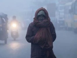 Delhi Shivers Amid Rain and Fog, But Air Quality Stays 'Severe' at AQI 410