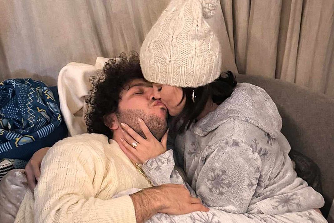Selena Gomez Shares Cozy Christmas Celebration with Fiancé Benny Blanco Pics-See