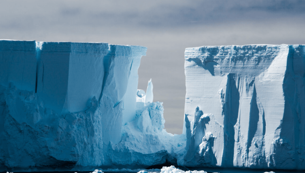 World's Largest Iceberg A23a Drifts After 30 Years, Raising Scientific Curiosity