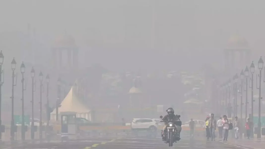 Delhi's Air Quality Worsens to 'Severe,' Fog Limits Visibility as Temperatures Plunge
