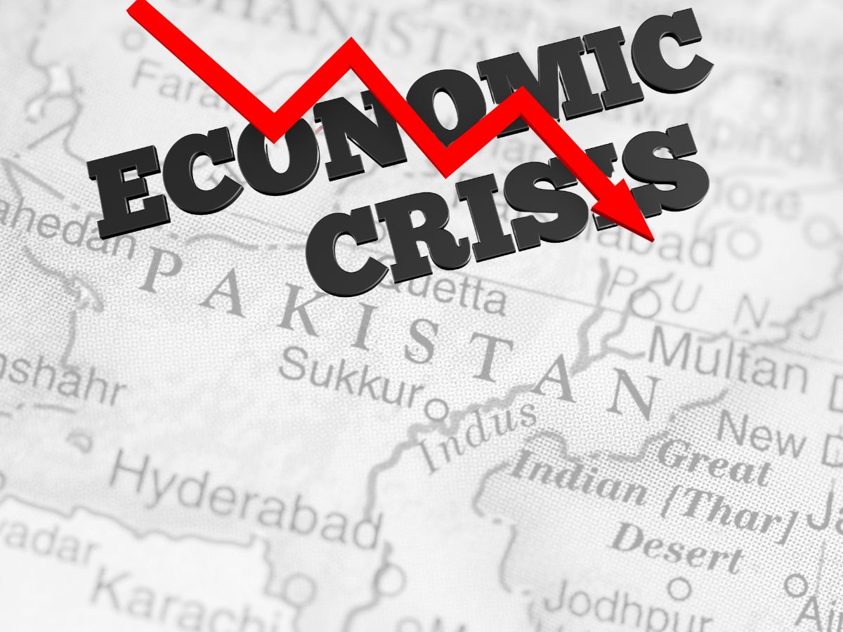 Pakistan’s Debt Surges by PKR 4.3 Trillion Amid Escalating Economic Crisis