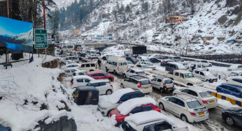 5,000 Tourists Rescued in Himachal Pradesh’s Kullu Amid Heavy Snowfall
