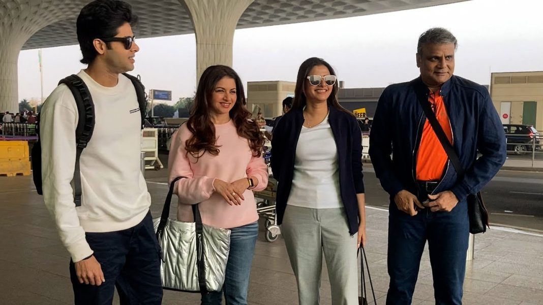 Bhagyashree Visits Prayagraj With Family To Attend Mahakumbh