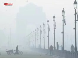 Delhi Shivers Under Dense Fog and Cold Wave as AQI Hits ‘Very Poor’ Category