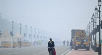 Delhi Shivers Through Third Consecutive Cold Day as North India Battles Intense Winter Chill