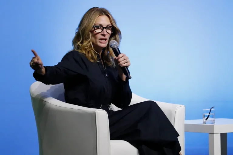 "Julia Roberts Slams Looters Amid LA Wildfires: ‘F.U. Looters,’ She Writes on Instagram"