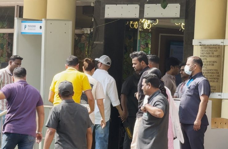 Kareena Kapoor, Sharmila Tagore Visit Lilavati Hospital To Meet Saif Ali Khan