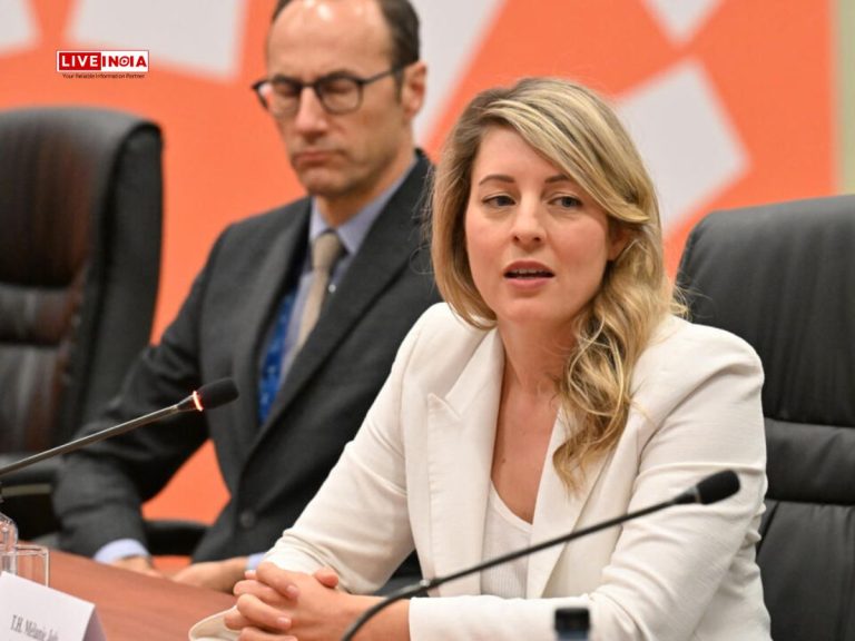 Canada Warns of 'Trump Tax' as Trump Threatens Tariffs
