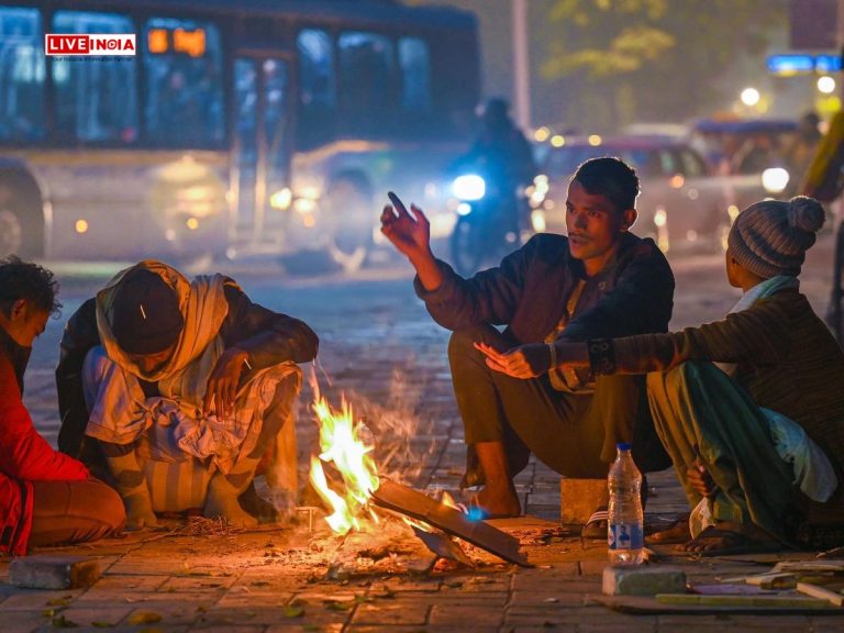 Thick Fog Envelops Delhi Amid Cold Spell, Wet Weather Expected