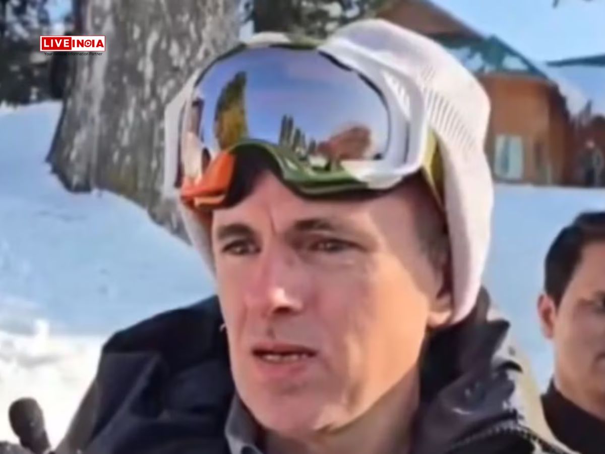 Omar Abdullah Enjoyed Skiing in Gulmarg Ahead of PM Modi's Z-Morh Tunnel Inauguration