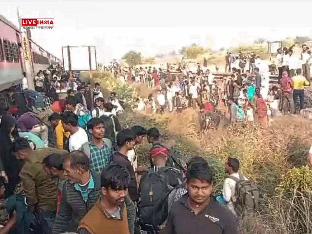 13 Killed in Maharashtra Train Tragedy Following Fire Rumour, Crushed by Oncoming Train